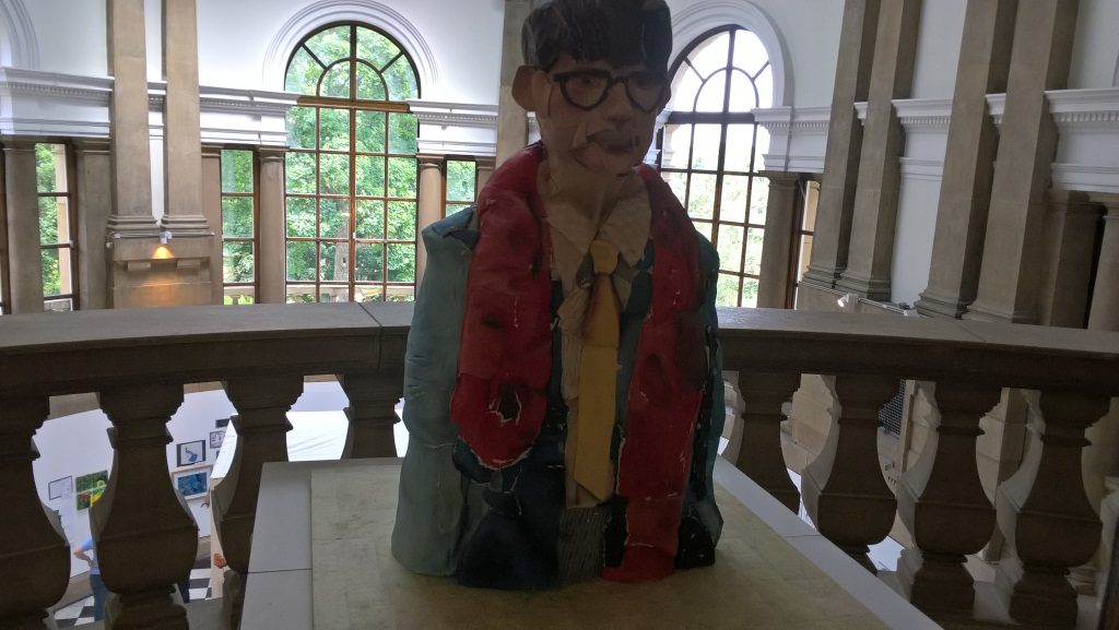 A lifesized likeness of David Hockney – in cake!