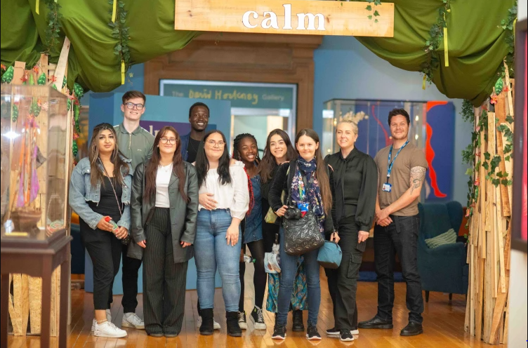 Jill Iredale and healthy minds apprentices in the calm gallery